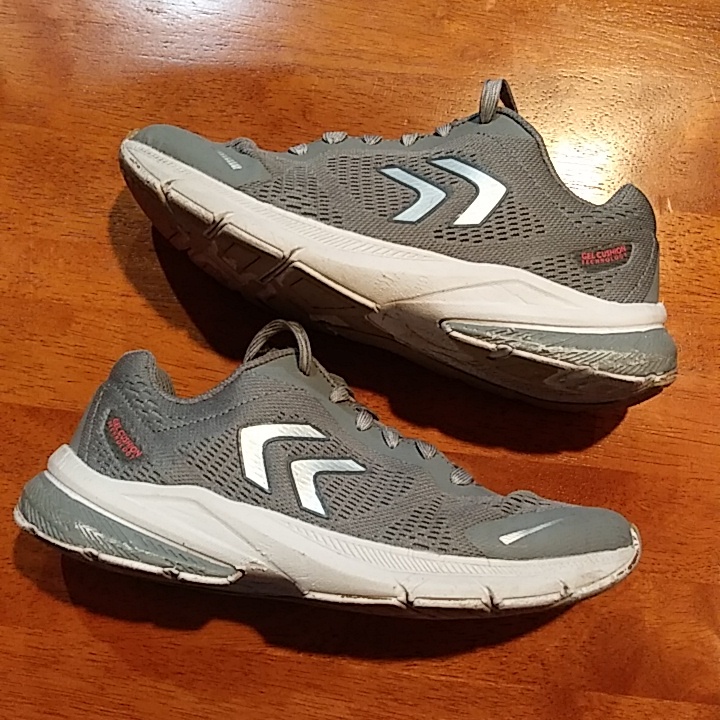 Dr. Scholl's Gray Athletic Shoes